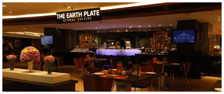 The Earth Plate global cuisine
              restaurant at Sahara Star hotel near Mumbai airport
              offering fine dining and multi-cuisine dishes