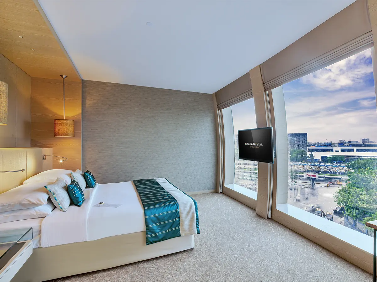 Mercury and Earth rooms — city and lagoon views
