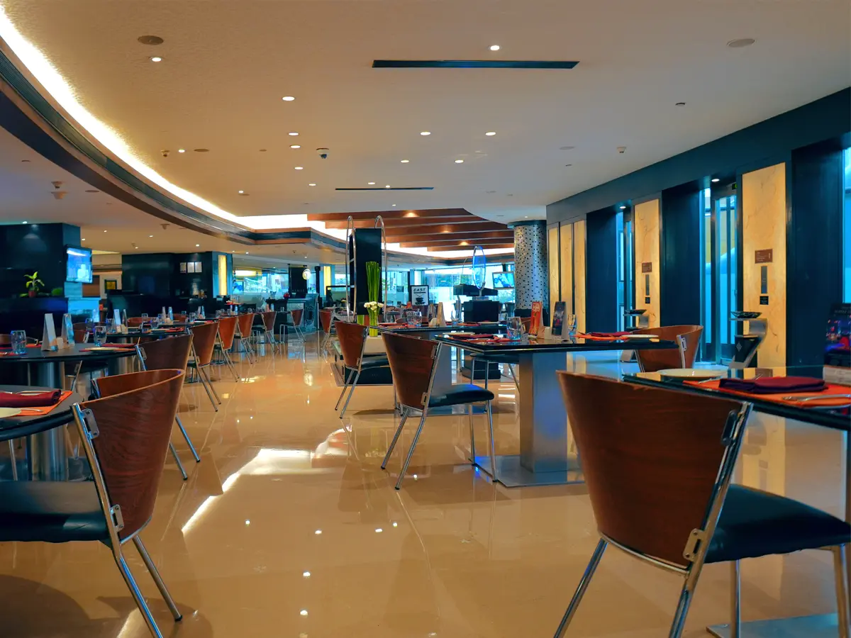 The Earth Plate restaurant at Hotel Sahara Star